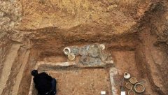 陕西省有人使用考古专用地下金属探测器发现周代古